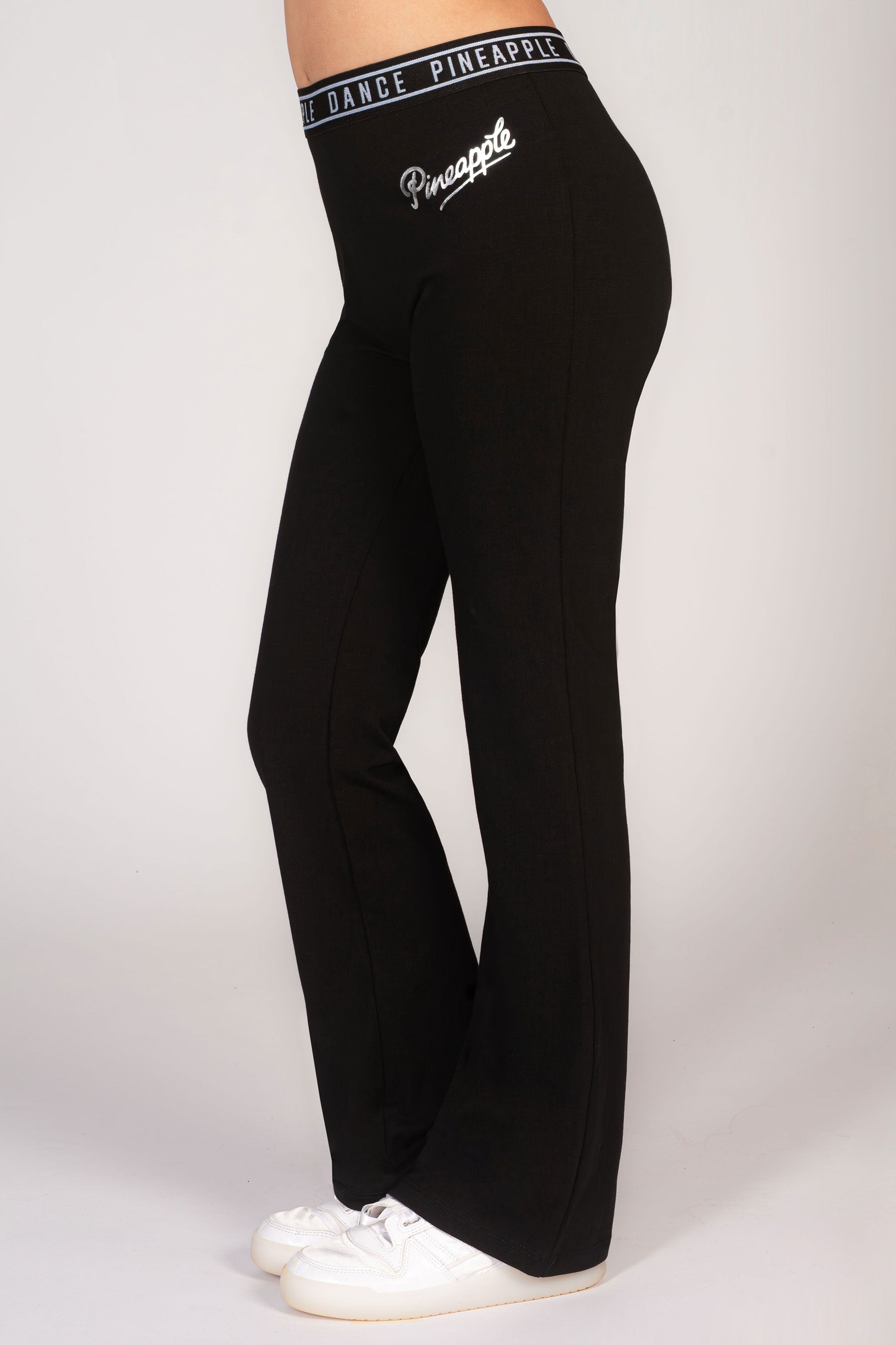 Women's - Athletic Essential Jersey Flare Joggers in Black